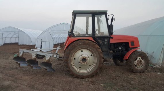 Оране на почва. Изораване на ниви и градини